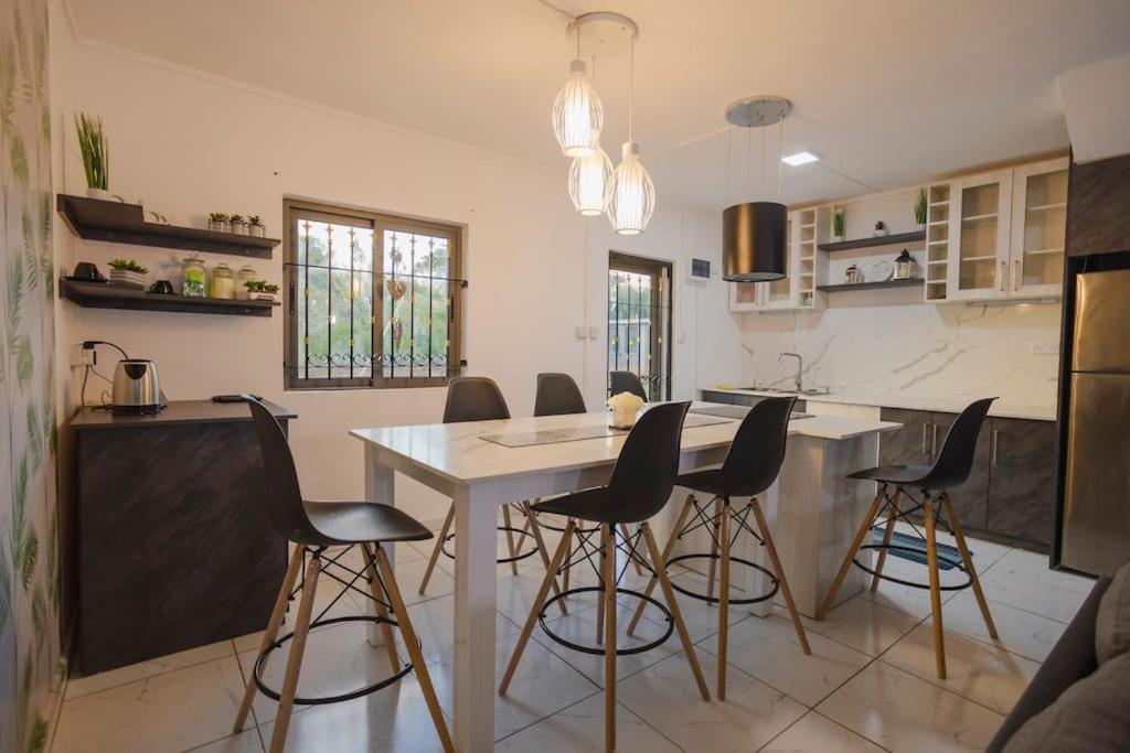 Le Palmiste Lovely 2-Bedroom Duplex With Pool Гранд Гоб Екстериор снимка